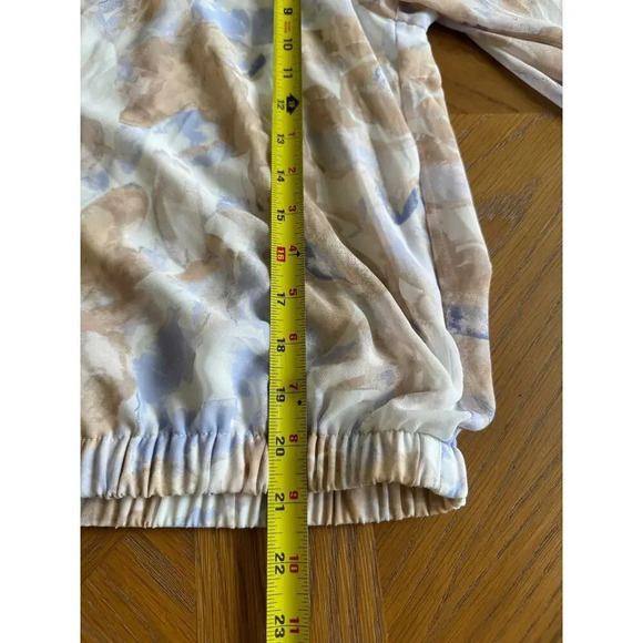 Nine West Floral Blouse Pastel Size Medium Summer Lightweight - Picture 8 of 8
